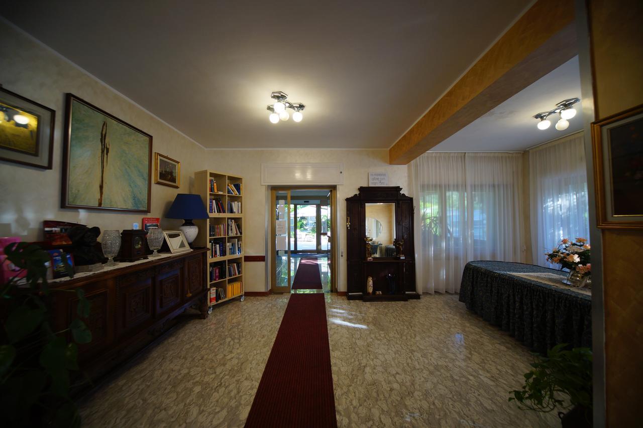 King Hotel Ф'юджі Екстер'єр фото