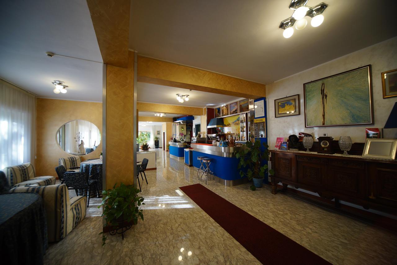 King Hotel Ф'юджі Екстер'єр фото